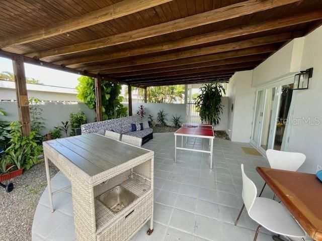 For Rent: $3,800 (3 beds, 3 baths, 1807 Square Feet)