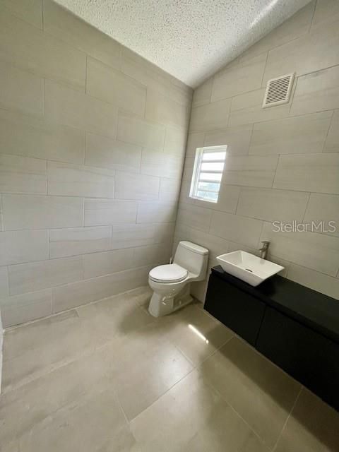 For Rent: $3,800 (3 beds, 3 baths, 1807 Square Feet)