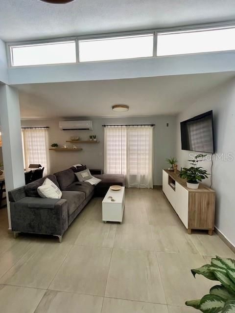 For Rent: $3,800 (3 beds, 3 baths, 1807 Square Feet)