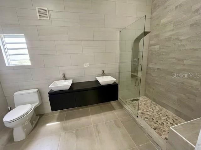 For Rent: $3,800 (3 beds, 3 baths, 1807 Square Feet)