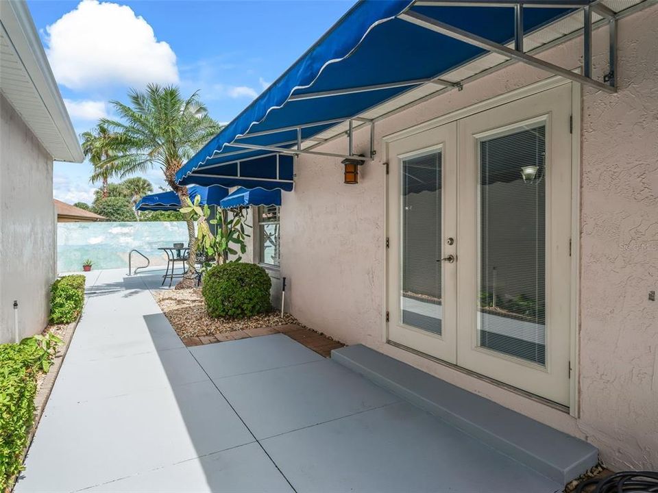 На продажу: $399,900 (2 спален, 2 ванн, 1139 Квадратных фут)