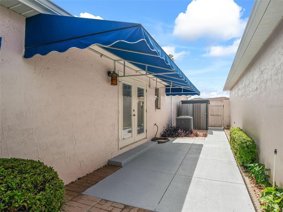 На продажу: $399,900 (2 спален, 2 ванн, 1139 Квадратных фут)