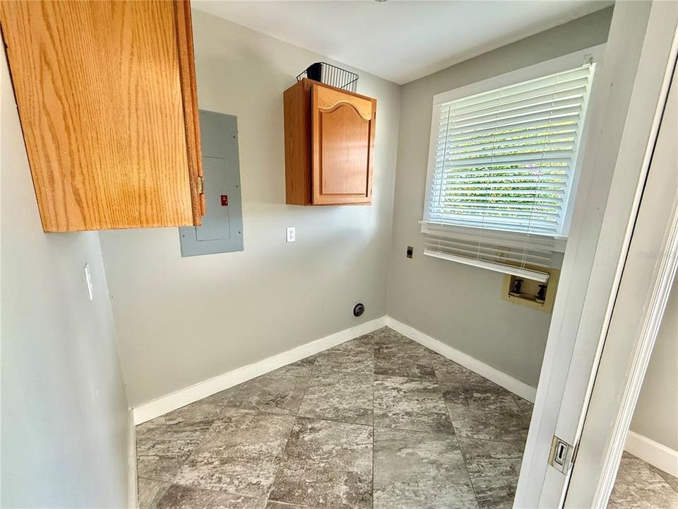 For Sale: $799,000 (5 beds, 0 baths, 2916 Square Feet)