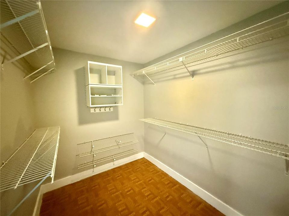 For Sale: $799,000 (5 beds, 0 baths, 2916 Square Feet)