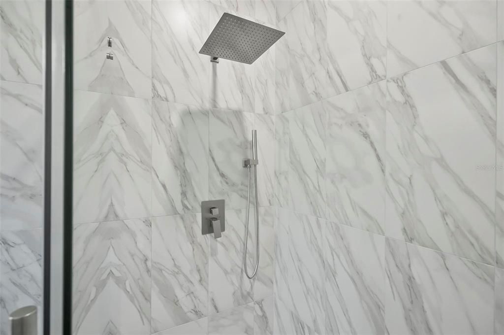 На продажу: $549,000 (6 спален, 0 ванн, 2400 Квадратных фут)