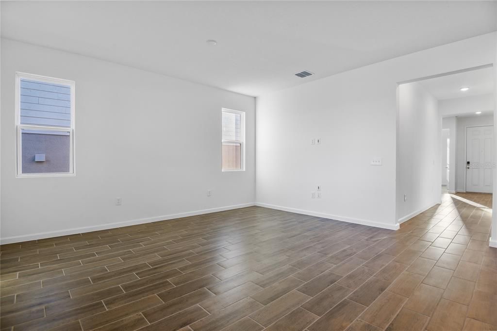 For Sale: $311,521 (3 beds, 2 baths, 1700 Square Feet)