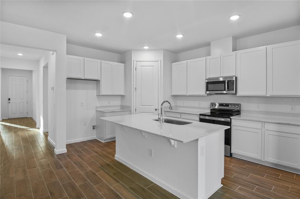 For Sale: $311,521 (3 beds, 2 baths, 1700 Square Feet)