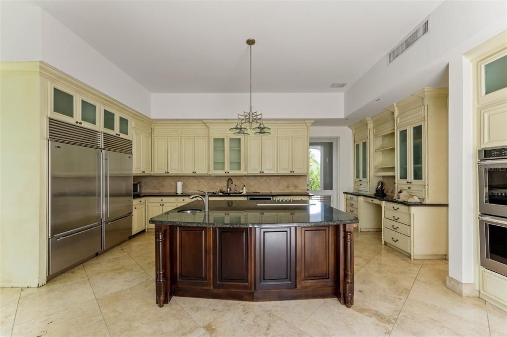 待售: $2,750,000 (7 贝兹, 7 浴室, 4400 平方英尺)