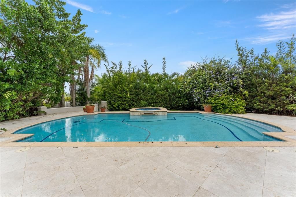 待售: $2,750,000 (7 贝兹, 7 浴室, 4400 平方英尺)