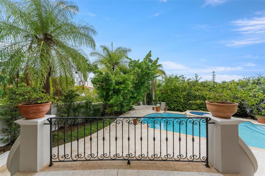 待售: $2,750,000 (7 贝兹, 7 浴室, 4400 平方英尺)