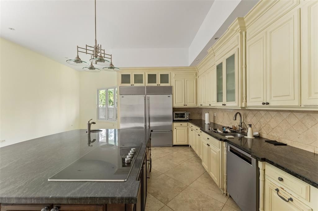 待售: $2,750,000 (7 贝兹, 7 浴室, 4400 平方英尺)