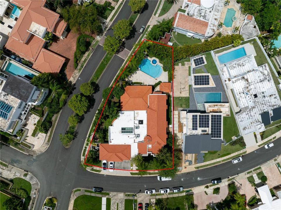 待售: $2,750,000 (7 贝兹, 7 浴室, 4400 平方英尺)