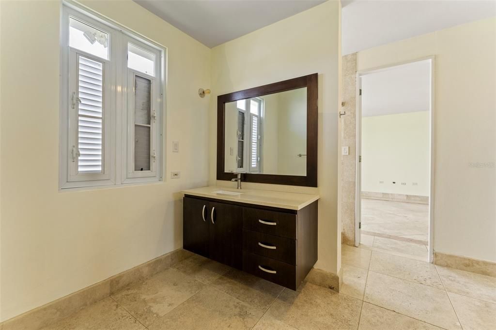 待售: $2,750,000 (7 贝兹, 7 浴室, 4400 平方英尺)