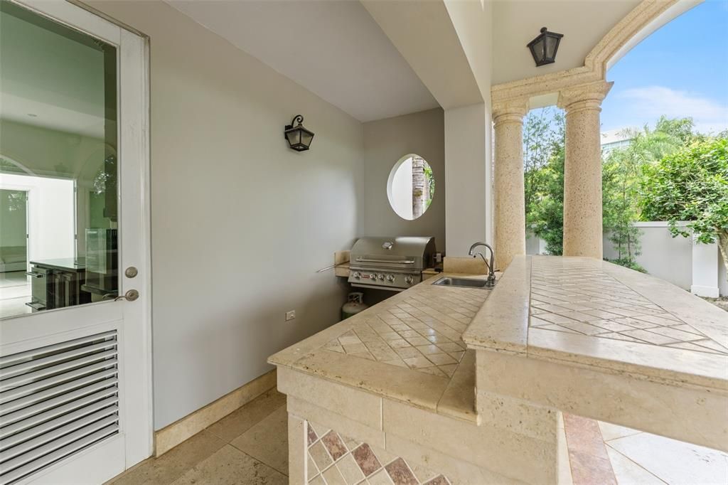 待售: $2,750,000 (7 贝兹, 7 浴室, 4400 平方英尺)