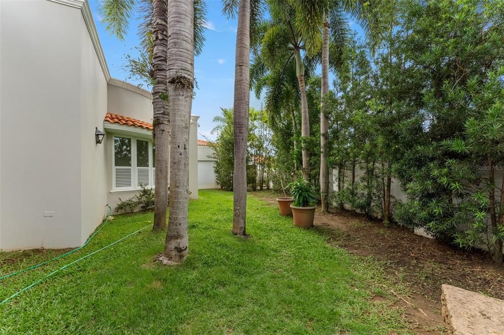 待售: $2,750,000 (7 贝兹, 7 浴室, 4400 平方英尺)