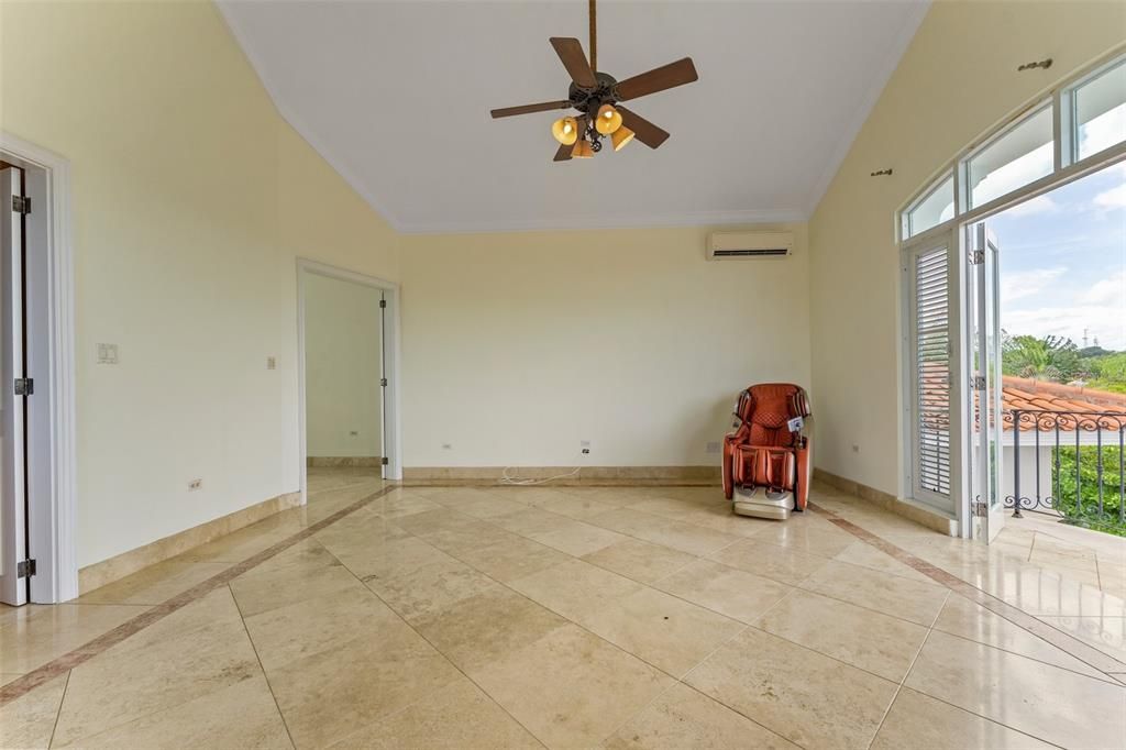 待售: $2,750,000 (7 贝兹, 7 浴室, 4400 平方英尺)