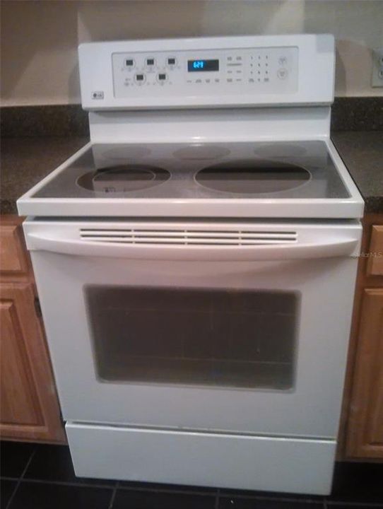 Под контрактом: $1,750 (3 спален, 2 ванн, 1308 Квадратных фут)