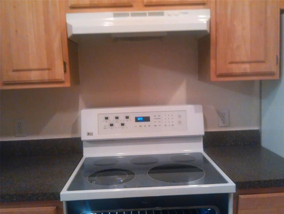 Под контрактом: $1,750 (3 спален, 2 ванн, 1308 Квадратных фут)