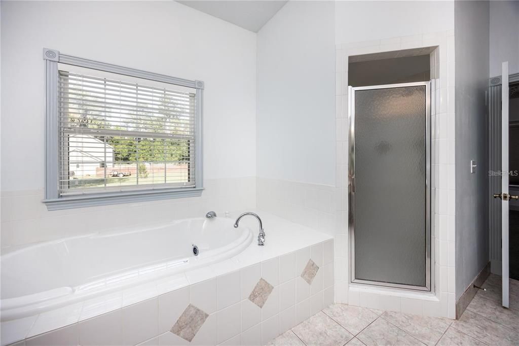 For Rent: $2,900 (4 beds, 2 baths, 2733 Square Feet)