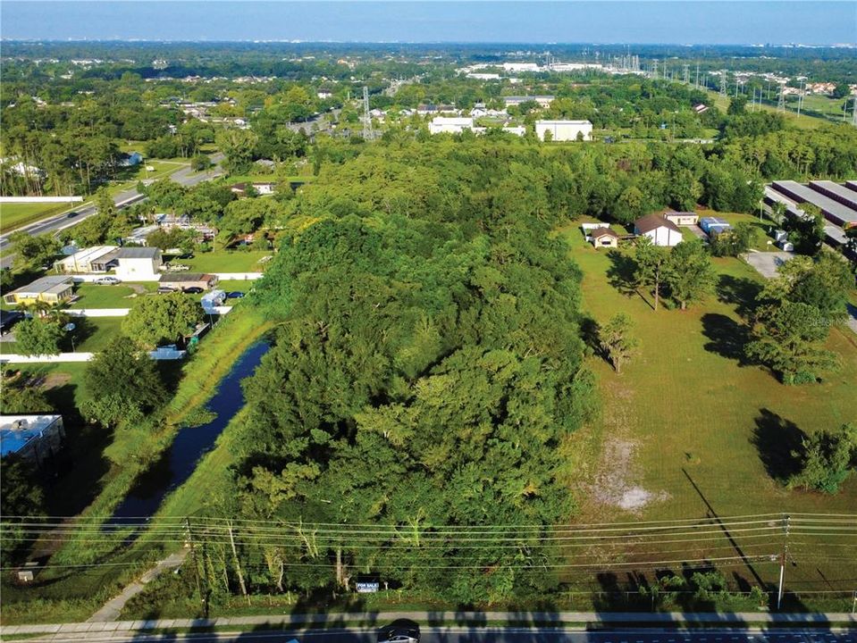 En Venta: $1,500,000 (3.04 acres)