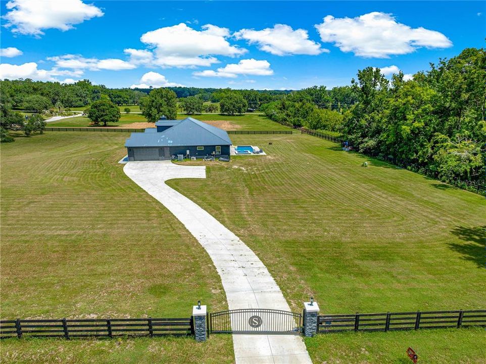 For Sale: $925,000 (4 beds, 3 baths, 2952 Square Feet)