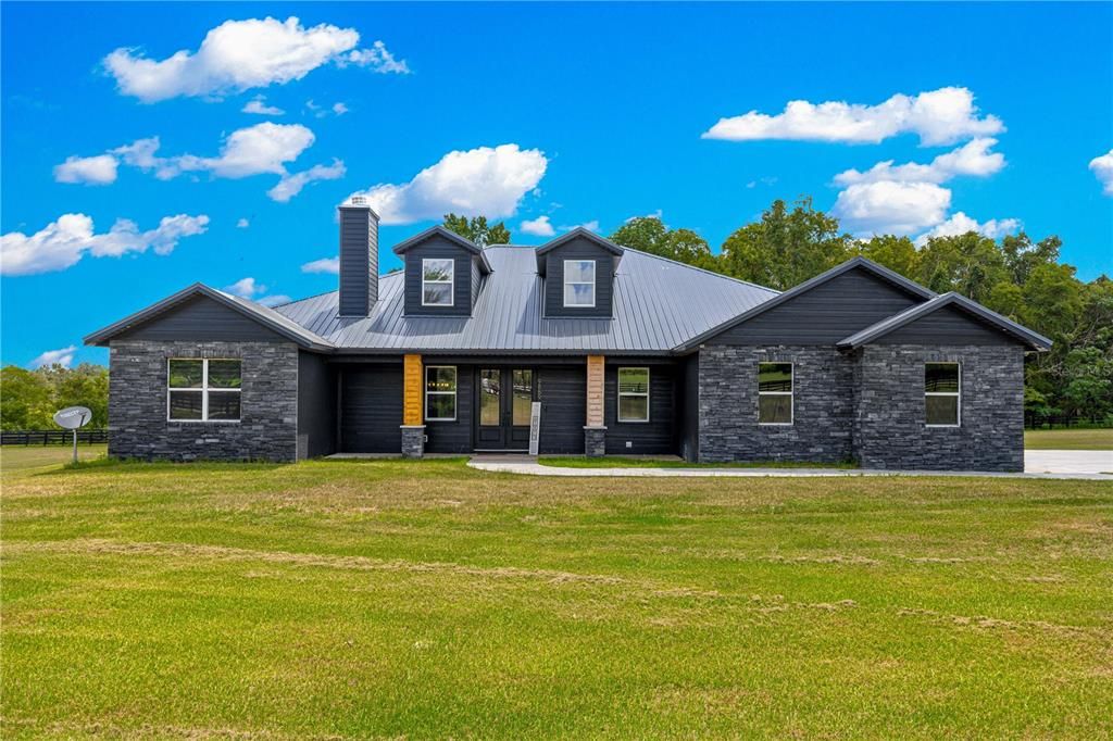 For Sale: $925,000 (4 beds, 3 baths, 2952 Square Feet)