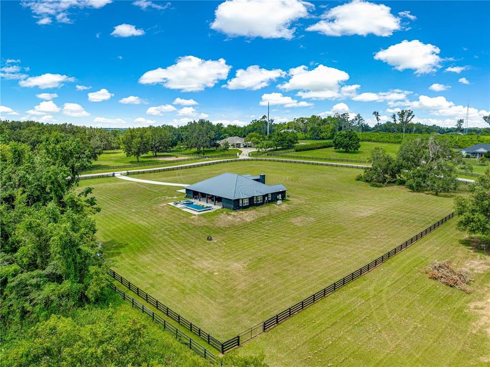 For Sale: $925,000 (4 beds, 3 baths, 2952 Square Feet)