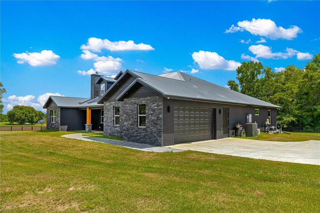 For Sale: $925,000 (4 beds, 3 baths, 2952 Square Feet)