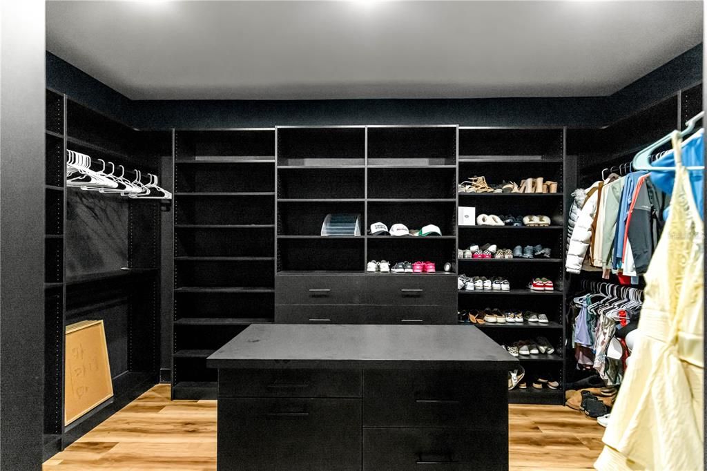 For Sale: $925,000 (4 beds, 3 baths, 2952 Square Feet)