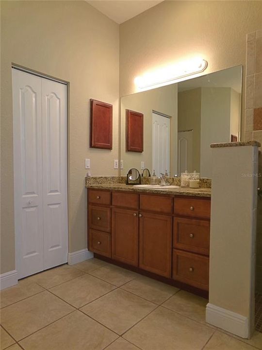 合同活跃: $524,900 (4 贝兹, 3 浴室, 2553 平方英尺)