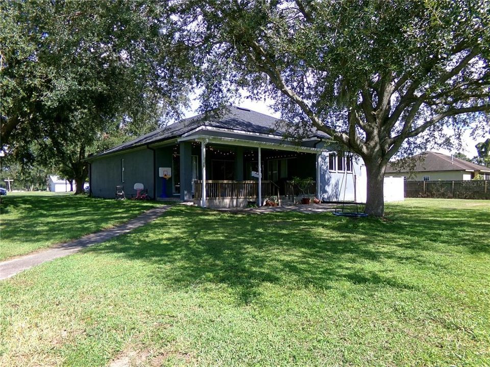 合同活跃: $524,900 (4 贝兹, 3 浴室, 2553 平方英尺)