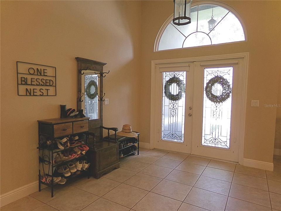 合同活跃: $524,900 (4 贝兹, 3 浴室, 2553 平方英尺)