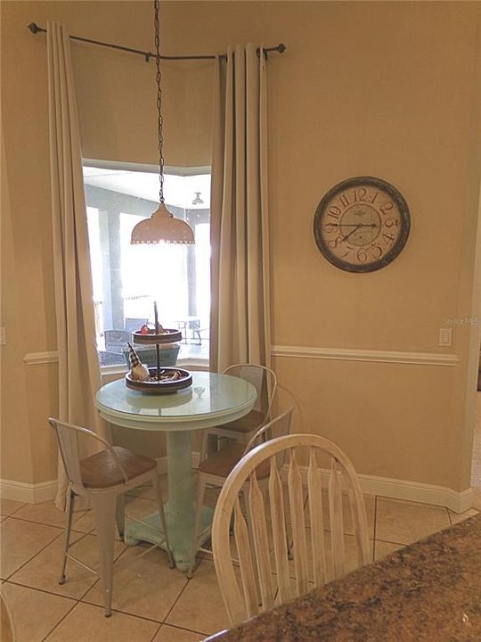 合同活跃: $524,900 (4 贝兹, 3 浴室, 2553 平方英尺)