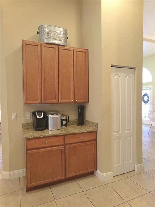 合同活跃: $524,900 (4 贝兹, 3 浴室, 2553 平方英尺)