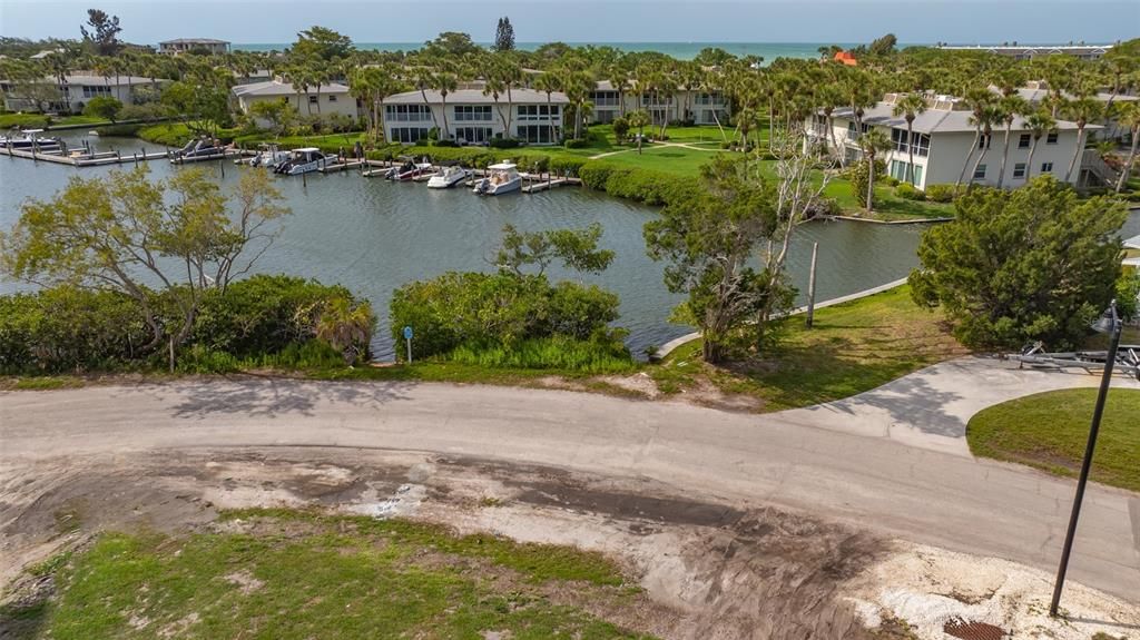 En Venta: $995,000 (0.16 acres)