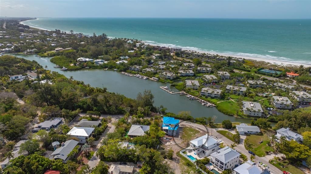 En Venta: $995,000 (0.16 acres)