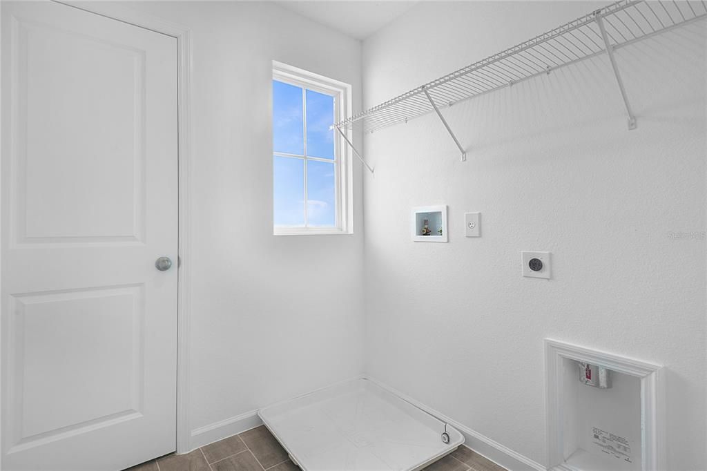 На продажу: $338,996 (4 спален, 3 ванн, 2170 Квадратных фут)