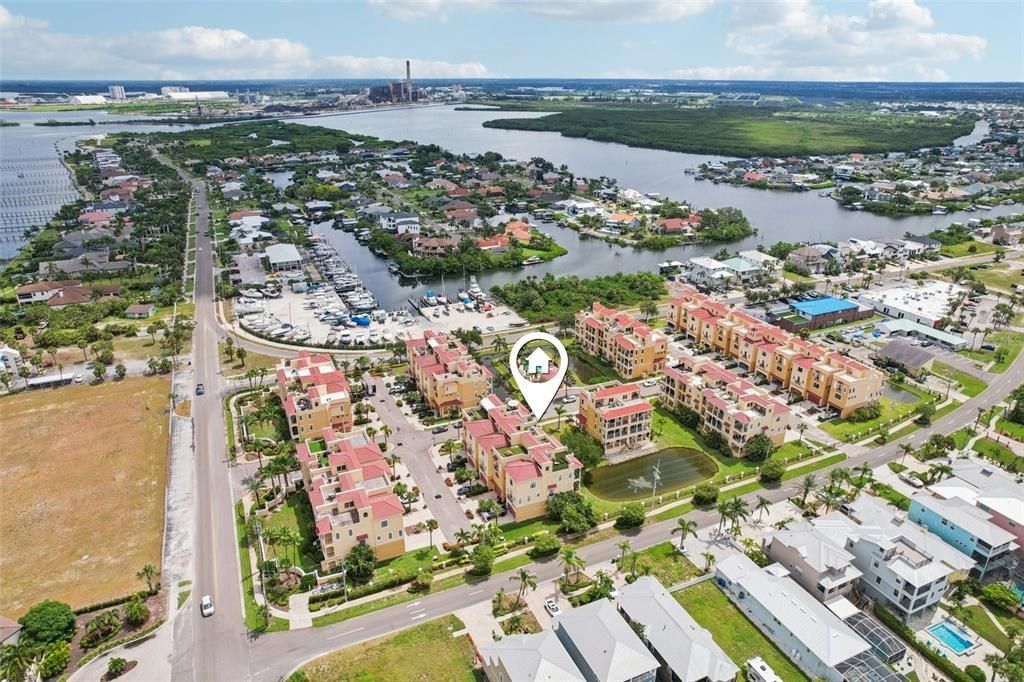 En Venta: $569,900 (3 camas, 2 baños, 2763 Pies cuadrados)