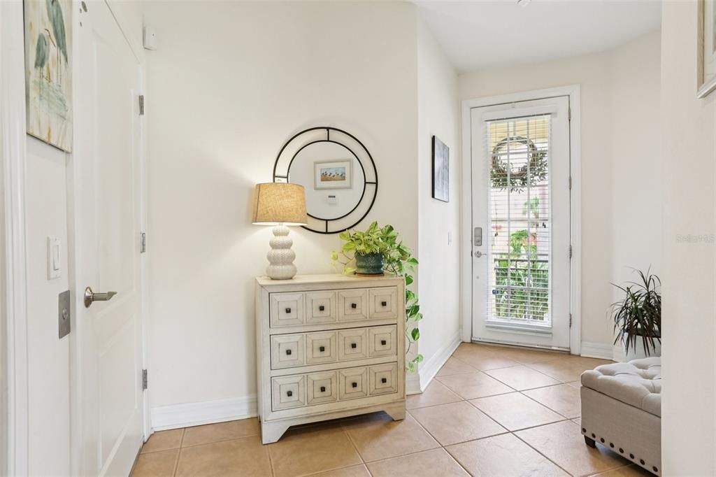 En Venta: $569,900 (3 camas, 2 baños, 2763 Pies cuadrados)