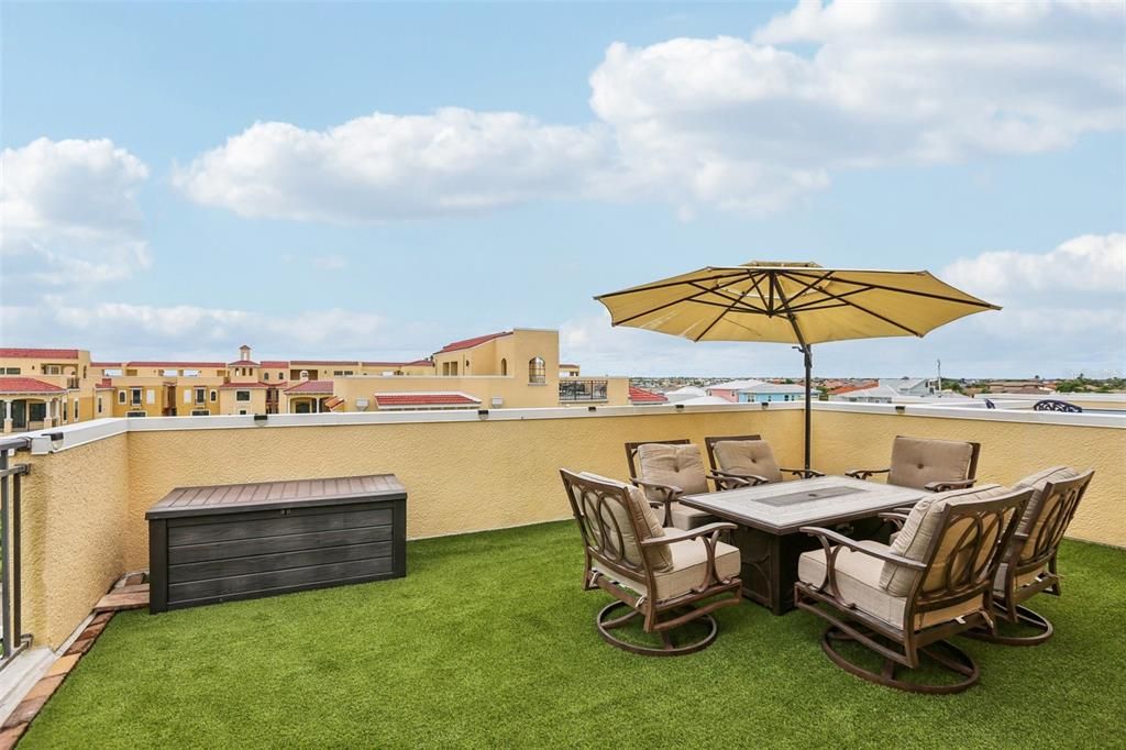 En Venta: $569,900 (3 camas, 2 baños, 2763 Pies cuadrados)