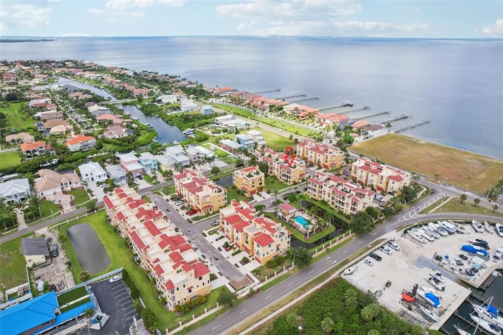 En Venta: $569,900 (3 camas, 2 baños, 2763 Pies cuadrados)