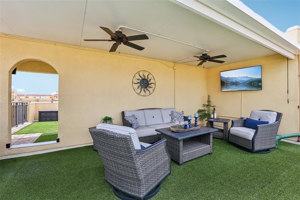 En Venta: $569,900 (3 camas, 2 baños, 2763 Pies cuadrados)