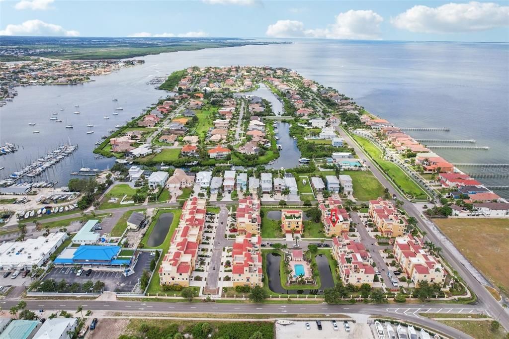 En Venta: $569,900 (3 camas, 2 baños, 2763 Pies cuadrados)