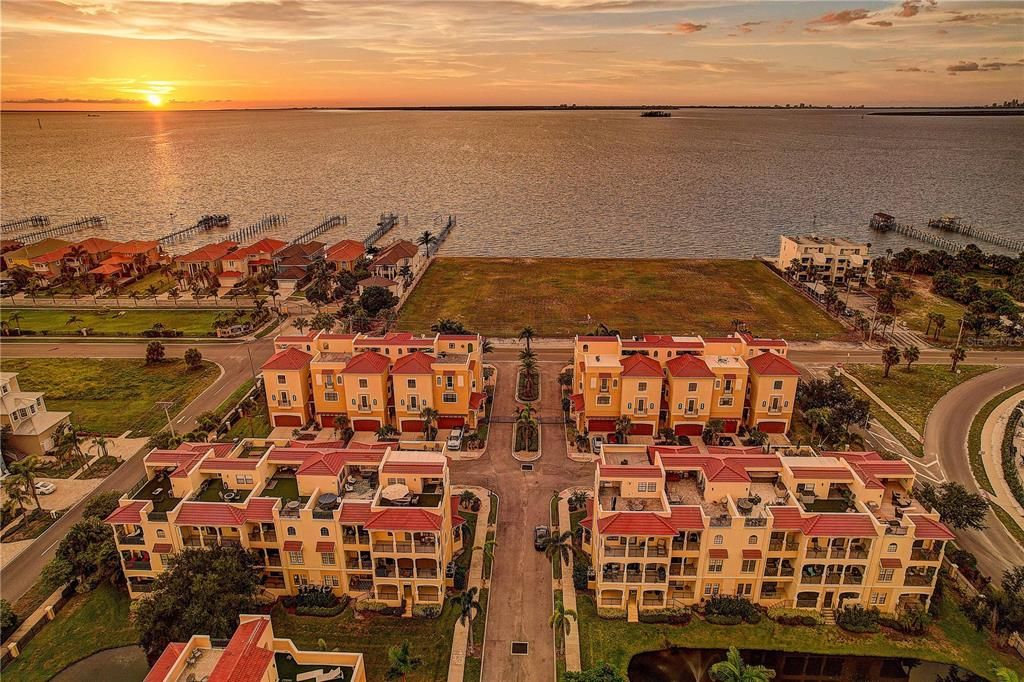 En Venta: $569,900 (3 camas, 2 baños, 2763 Pies cuadrados)