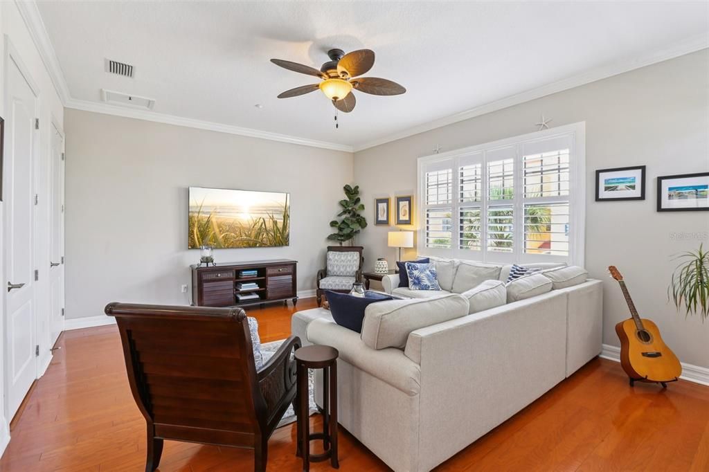 En Venta: $569,900 (3 camas, 2 baños, 2763 Pies cuadrados)