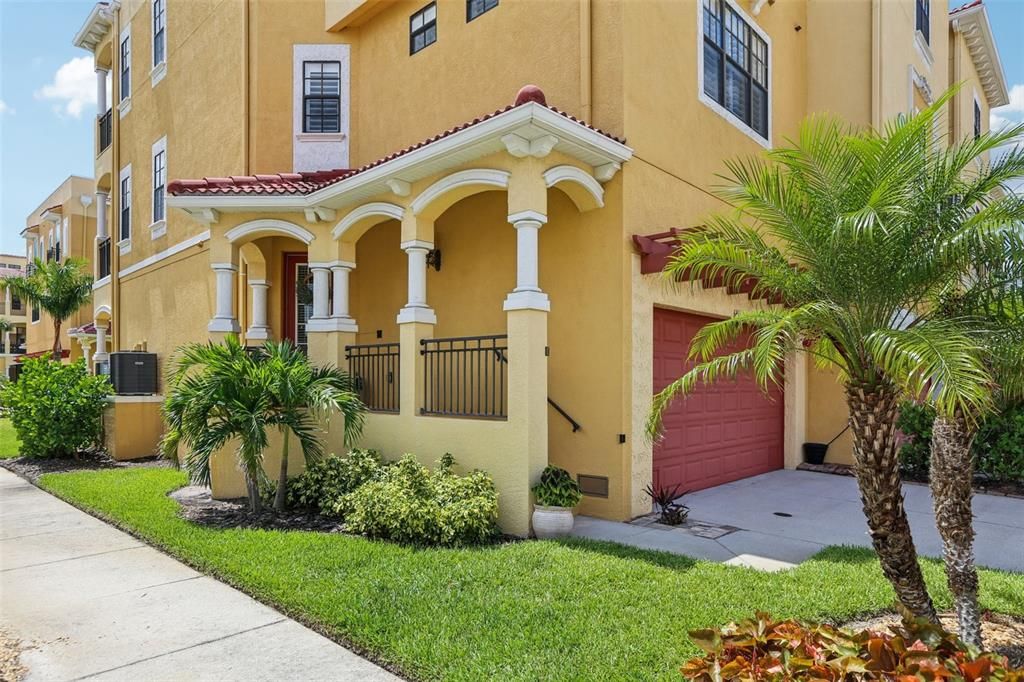 En Venta: $569,900 (3 camas, 2 baños, 2763 Pies cuadrados)