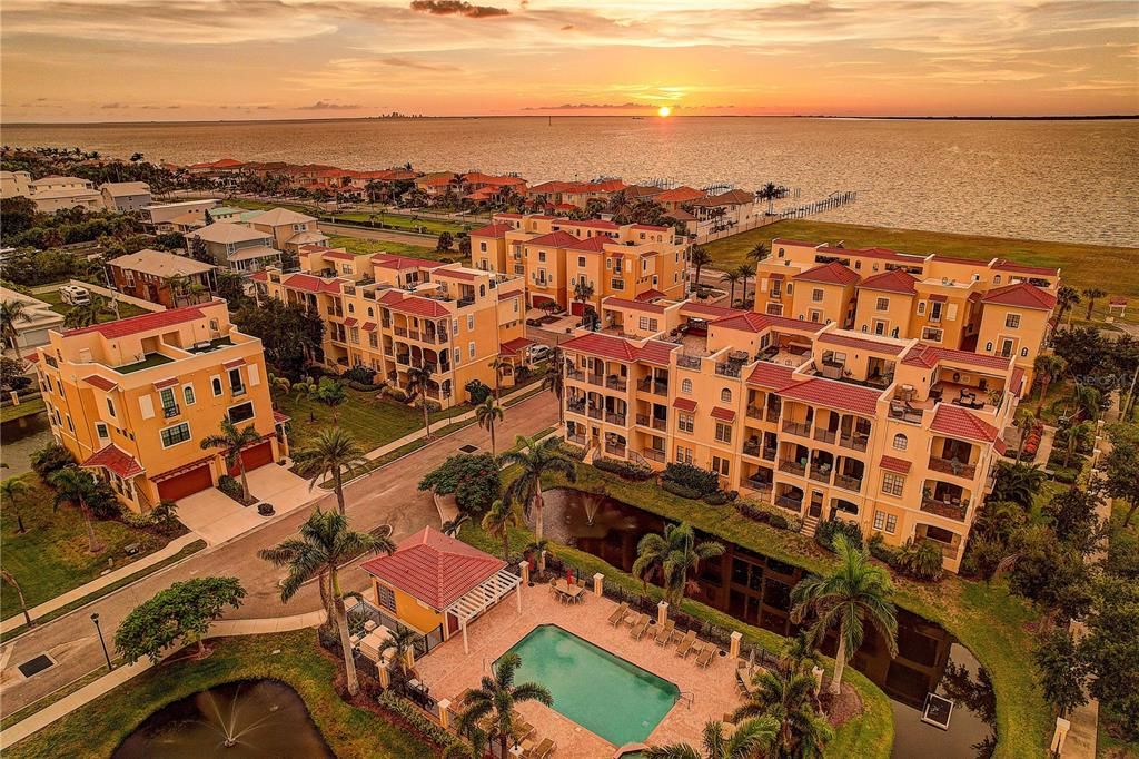 En Venta: $569,900 (3 camas, 2 baños, 2763 Pies cuadrados)