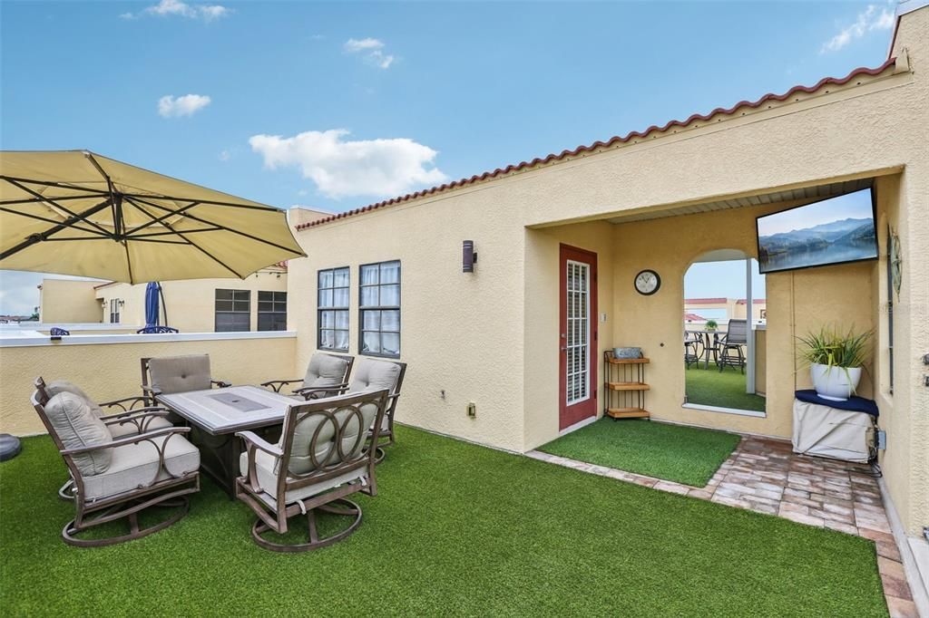 En Venta: $569,900 (3 camas, 2 baños, 2763 Pies cuadrados)