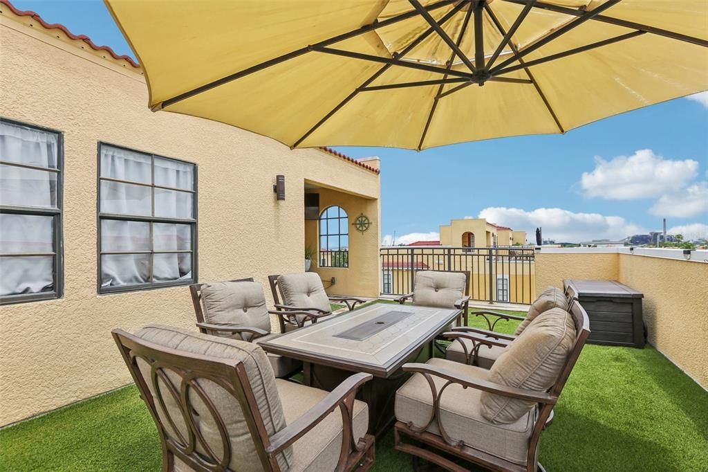 En Venta: $569,900 (3 camas, 2 baños, 2763 Pies cuadrados)