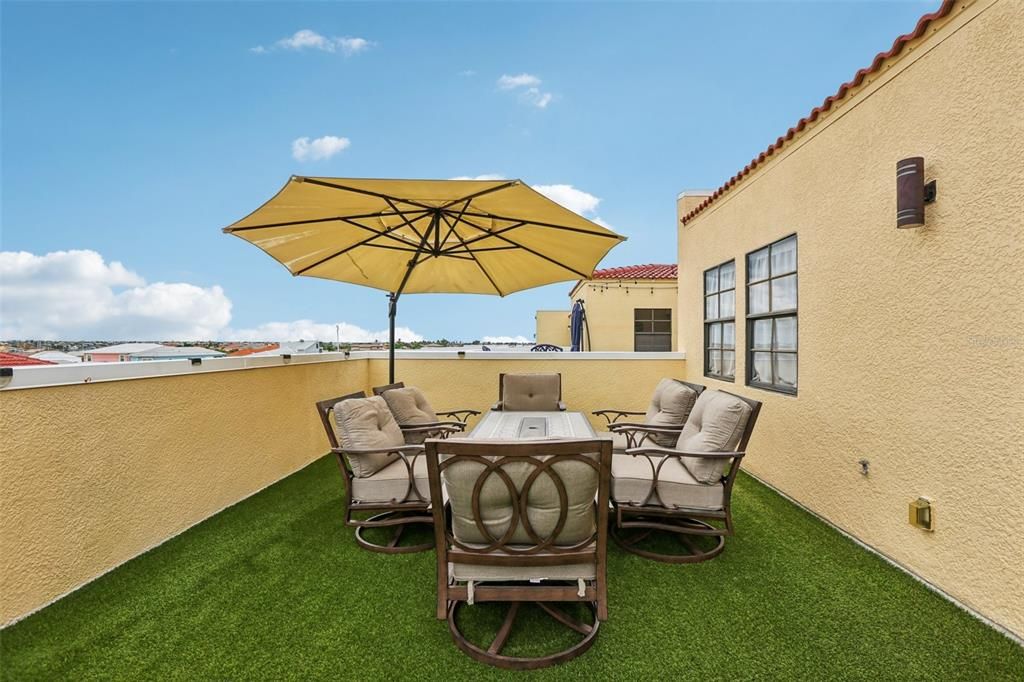 En Venta: $569,900 (3 camas, 2 baños, 2763 Pies cuadrados)